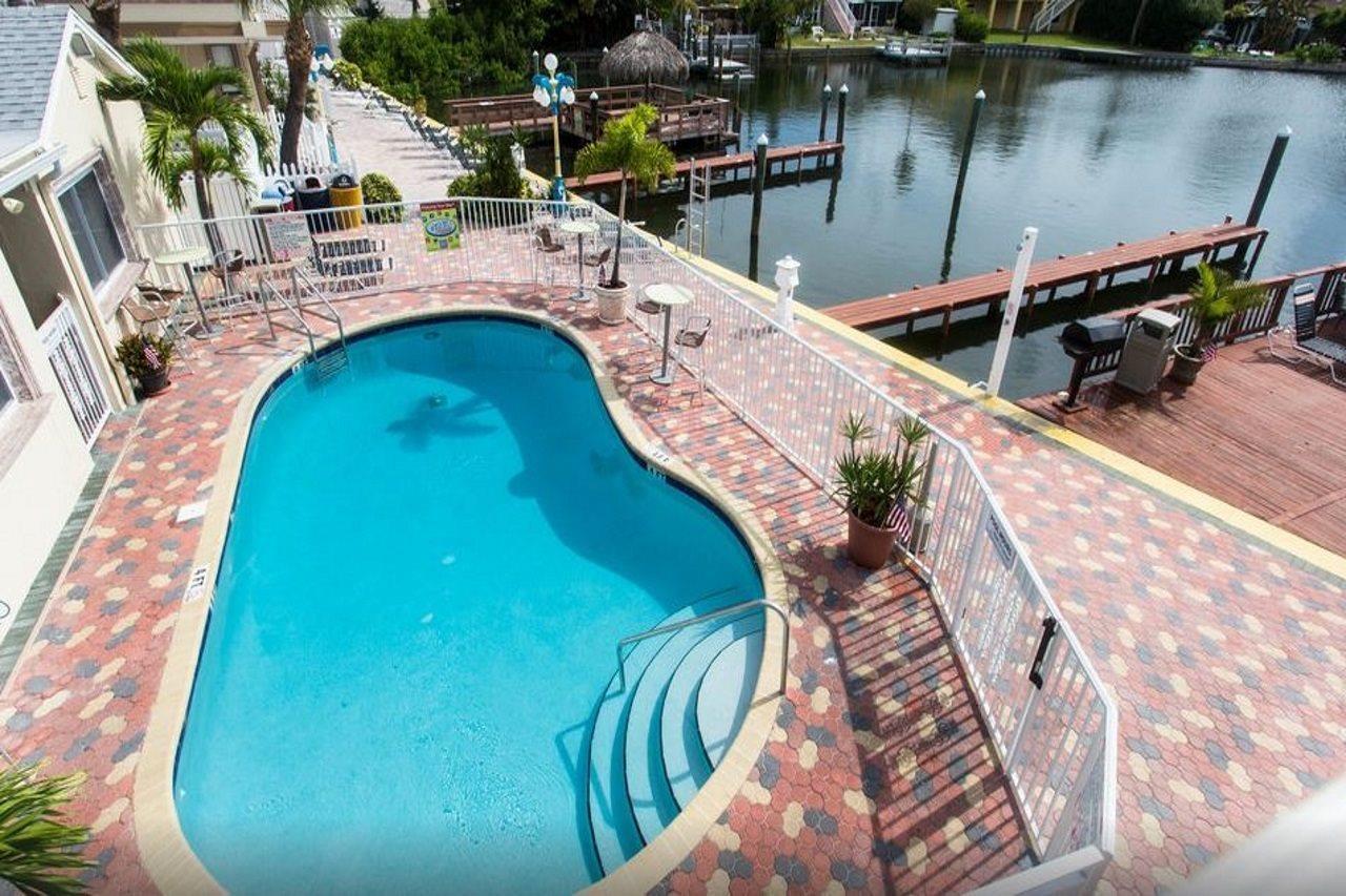 Bayview Plaza Waterfront Resort St. Pete Beach Buitenkant foto